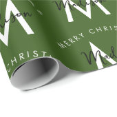 Gepersonaliseerd Modern Merry Christmas Green Mono Cadeaupapier (Rol Hoek)