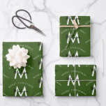 Gepersonaliseerd Modern Merry Christmas Green Mono Inpakpapier Vel<br><div class="desc">Een gepersonaliseerd modern "Merry Christmas" monogram ontwerp met een Xmas groene achtergrond kleur. Een ideaal feestelijk ontwerp op maat voor de feestdagen. Pas het monogram aan en maak het uw eigen!</div>