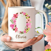 Gepersonaliseerd monogram bloemen letter O Koffiemok