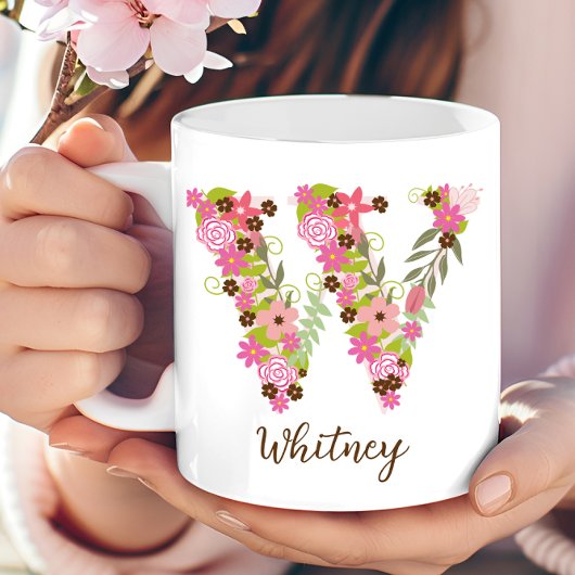 Gepersonaliseerd monogram Bloemletter W Koffiemok