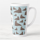 Gepersonaliseerd monogram Cute Walrus Pattern Latte Mok (Rechts)