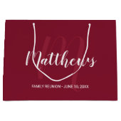 Gepersonaliseerd monogram en familienaam Burgundy Groot Cadeauzakje (Voorkant)