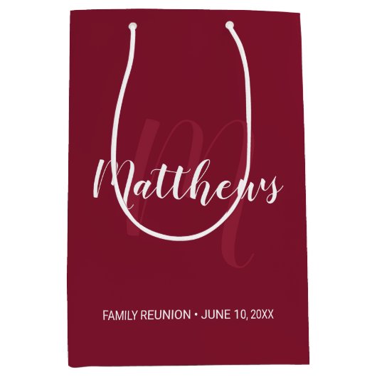 Gepersonaliseerd monogram en familienaam Burgundy  Medium Cadeauzakje (Voorkant)