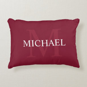 Gepersonaliseerd monogram en naam Burgundy Red Accent Kussen