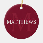 Gepersonaliseerd monogram en naam Burgundy Red Keramisch Ornament (Voorkant)