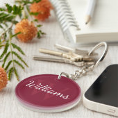 Gepersonaliseerd monogram en naam Burgundy Red Sleutelhanger (Voorkant Rechts)