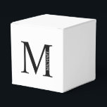 Gepersonaliseerd monogram en naam gunstig vak bedankdoosjes<br><div class="desc">Het gepersonaliseerde Monogram en het Ontwerp van de Naam kenmerkt gepersonaliseerd monogram en naam in klassieke serif doopvontstijl. Ideaal voor bruiloft,  vakantie,  gezinshereniging en voor speciale gelegenheden.</div>