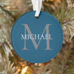 Gepersonaliseerd Monogram en Naam Ocean Blue Ornament<br><div class="desc">Gepersonaliseerd Elegant Monogram en Naam Gifts met gepersonaliseerd monogram in klassieke serif lettertype stijl met doos van naam in het midden van monogram.</div>