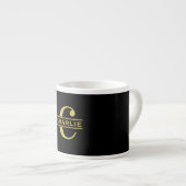 Gepersonaliseerd monogram en naam zwart en goud espresso kop (Voorkant rechts)