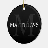 Gepersonaliseerd monogram en naam zwart keramisch ornament (Links)