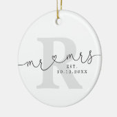 Gepersonaliseerd monogram Mr. Mrs. Keramisch Ornament (Links)