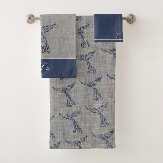 Gepersonaliseerd Monogram Nautical Whale Tail Line Bad Handdoek (Insitu)