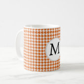 Gepersonaliseerd monogram Oranje Houndstooth Patte Koffiemok (Voorkant links)
