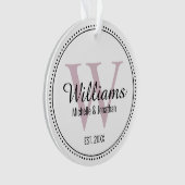 Gepersonaliseerd Monogram Pas getrouwd Blush Roze  Ornament (voorkant)