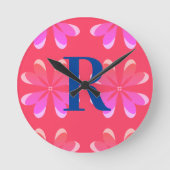 Gepersonaliseerd Monogram Retro Sinaasappel Roze Ronde Klok (Voorkant)