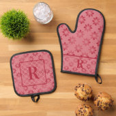 Gepersonaliseerd monogram rood roze patroon ovenwant & pannenlap set (Top down)