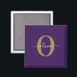 Gepersonaliseerd Monogram Script Name Paars White  Magneet<br><div class="desc">Dit elegante monogram en het stijlvolle ontwerp van de manuscriptnaam kunnen als gift voor een verjaardag, een bruiloft, een vrijgezellenfeest, een verjaardag, een Moederdag of om het even welke gelegenheid worden gegeven. Het kan gepersonaliseerd worden met het initiaal en de naam van de persoon. U kunt het lettertype, de lettertypekleur,...</div>
