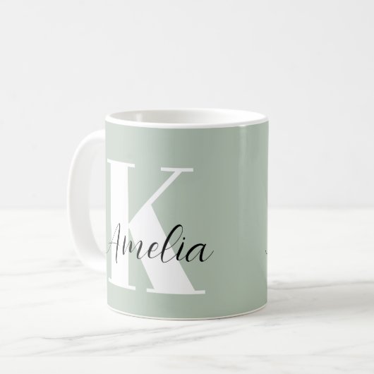 Gepersonaliseerd Monogram Script Sage Groen Koffiemok (Voorkant links)