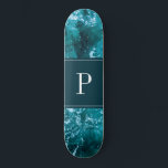 Gepersonaliseerd monogram Turquoise Zee Waves Patr Persoonlijk Skateboard<br><div class="desc">Turquoise zee en golven patroon. Een perfect "gewoon omdat" cadeau</div>