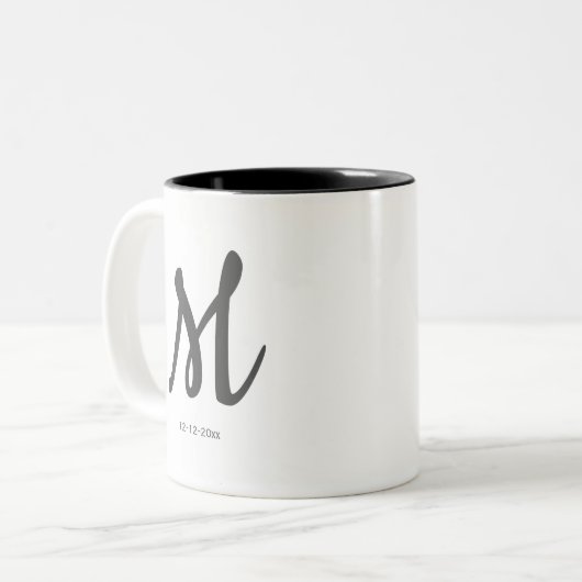 gepersonaliseerd monogram voeg jouw naam bruiloft tweekleurige koffiemok (Voorkant links)