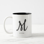 gepersonaliseerd monogram voeg jouw naam bruiloft  tweekleurige koffiemok (Links)