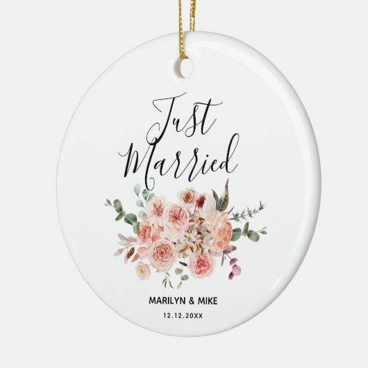 Gepersonaliseerd Net getrouwd Peach Floral Keramisch Ornament (Links)