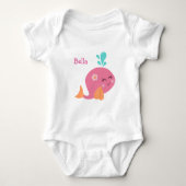 Gepersonaliseerd onder het Zee roze walvisBaby Romper (Voorkant)