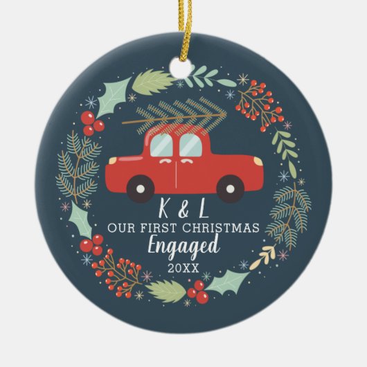 Gepersonaliseerd onze eerste kerst verloofde Ornam Keramisch Ornament (Voorkant)