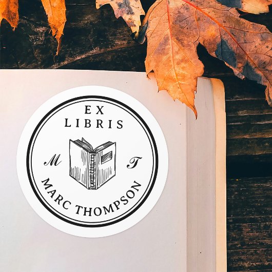 Gepersonaliseerd Open Boek Classic Monogram Biblio Ronde Sticker