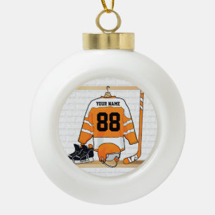 Gepersonaliseerd Oranje en wit ijs Hockey Jersey Keramische Bal Ornament