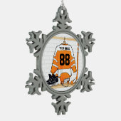 Gepersonaliseerd Oranje en wit ijs Hockey Jersey Tin Sneeuwvlok Ornament (Links)