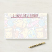 Gepersonaliseerd patroon van schoolbenodigdheden post-it® notes (Op bureau)