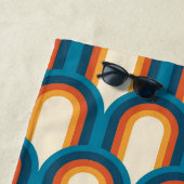 Gepersonaliseerd regenboogpatroon met kleurrijke r strandlaken (In situ)