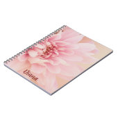 Gepersonaliseerd  roze Dahlia Notitieboek (Linkerzijde)