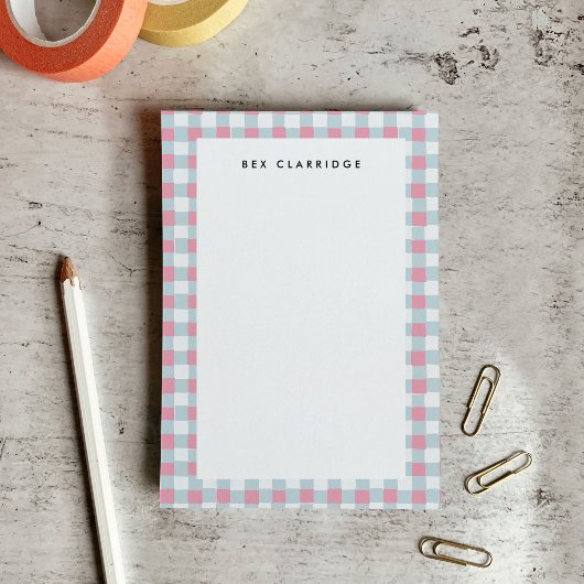 Gepersonaliseerd roze en blauwe geruit post-it® notes