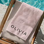 Gepersonaliseerd roze en naam monogram | Elegant g Strandlaken<br><div class="desc">Maak een statement op het strand of bij het zwembad met deze stijlvolle gepersonaliseerde strandlaken. Met een chique pastelroze ontwerp met een aanpasbaar monogram en naam, is deze handdoek de perfecte mix van elegantie en functionaliteit. Gemaakt van zacht, absorberend materiaal, is het ideaal om in de zon te loungen, af...</div>