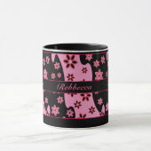 Gepersonaliseerd roze rood floreel patroon mok (Midden)