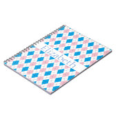 Gepersonaliseerd roze witte blauwe argyle patroon notitieboek (Linkerzijde)