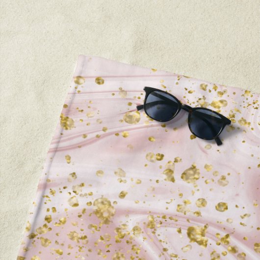 Gepersonaliseerd roze witte marmer Gold Glitter Strandlaken (In situ)