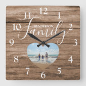 Gepersonaliseerd Rustisch Houteffect | Hartfoto Vierkante Klok (Voorkant)