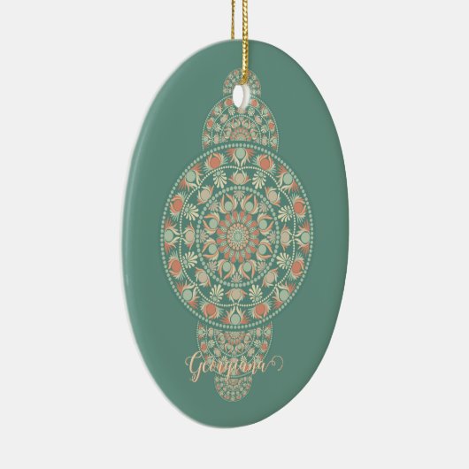 Gepersonaliseerd Sage & Sand Retro Ornamental Mand Keramisch Ornament (Rechts)