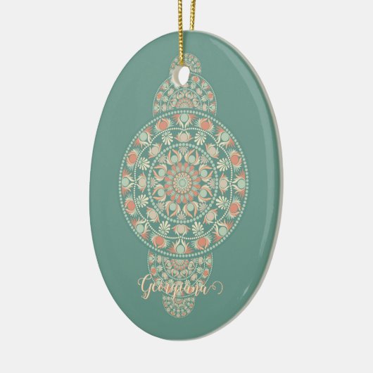 Gepersonaliseerd Sage & Sand Retro Ornamental Mand Keramisch Ornament (Links)