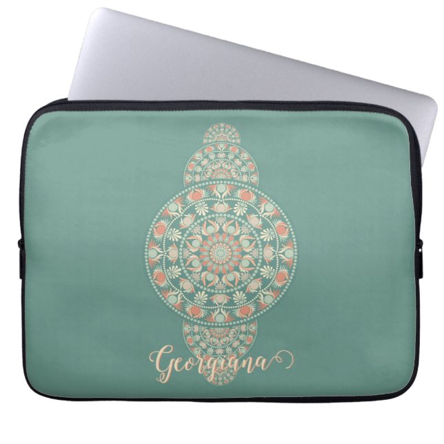 Gepersonaliseerd Sage & Sand Retro Ornamental Mand Laptop Sleeve (Voorkant)