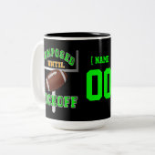 Gepersonaliseerd samengesteld tot het Football van Tweekleurige Koffiemok (Voorkant links)