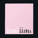 Gepersonaliseerd schaakstuk Roze Notitieblok<br><div class="desc">Klassiek zwart-wit schaakpatroon voor schaakliefhebbers,  met schaakfiguren in een geometrisch notitieblok. Modern schaakstukken ontwerp</div>