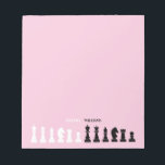 Gepersonaliseerd schaakstuk Roze Notitieblok<br><div class="desc">Klassiek zwart-wit schaakpatroon voor schaakliefhebbers,  met schaakfiguren in een geometrisch notitieblok. Modern schaakstukken ontwerp</div>