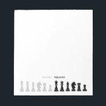 Gepersonaliseerd schaakstuk zwart wit notitieblok<br><div class="desc">Klassiek zwart-wit schaakpatroon voor schaakliefhebbers,  met schaakfiguren in een geometrisch notitieblok. Modern schaakstukken ontwerp</div>