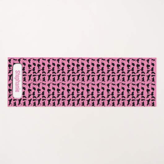 Gepersonaliseerd silhouet patroon op roze zwarte k yogamat (Voorkant (horizontaal))