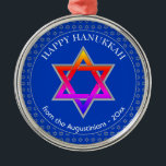 Gepersonaliseerd | Ster van David | HAPPY HANUKKAH Metalen Ornament<br><div class="desc">Stijlvol Kobalt Blue STAR VAN DAVID HANUKKAH Metaal Ornament met faux Silver Star van David in een betegeld patroon op de achtergrond, en een grote kleurrijke ster van David in het midden. De tekst leest HAPPY HANUKKAH plus placeholder naam en is , zodat kunt u het bericht vervangen en jouw...</div>