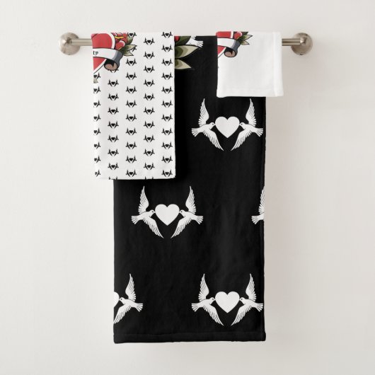 Gepersonaliseerd Tattoo Tortelduifjes Hart Bad Handdoek (Insitu)